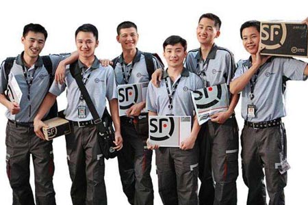 企業(yè)的定做工作服款式到底要不要經(jīng)常更換？