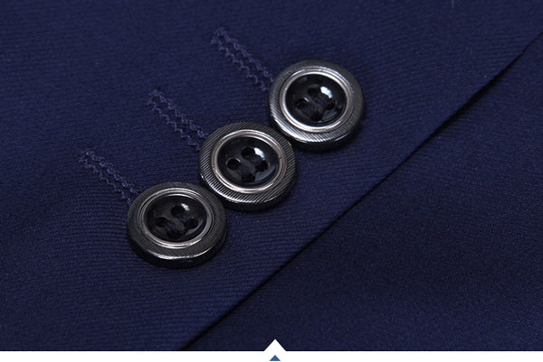 蘭色商務(wù)西裝定做袖扣細節(jié)特寫圖