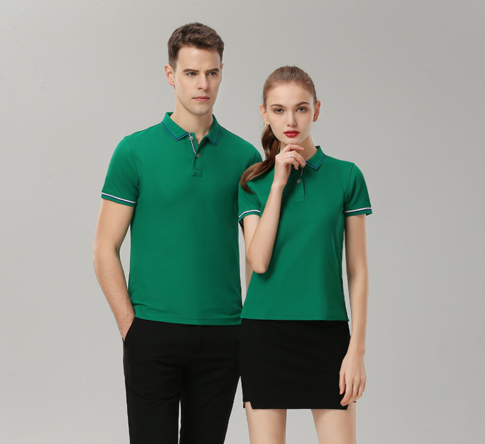 1898號時尚翻領(lǐng)短袖POLO衫定做深綠色模特展示圖